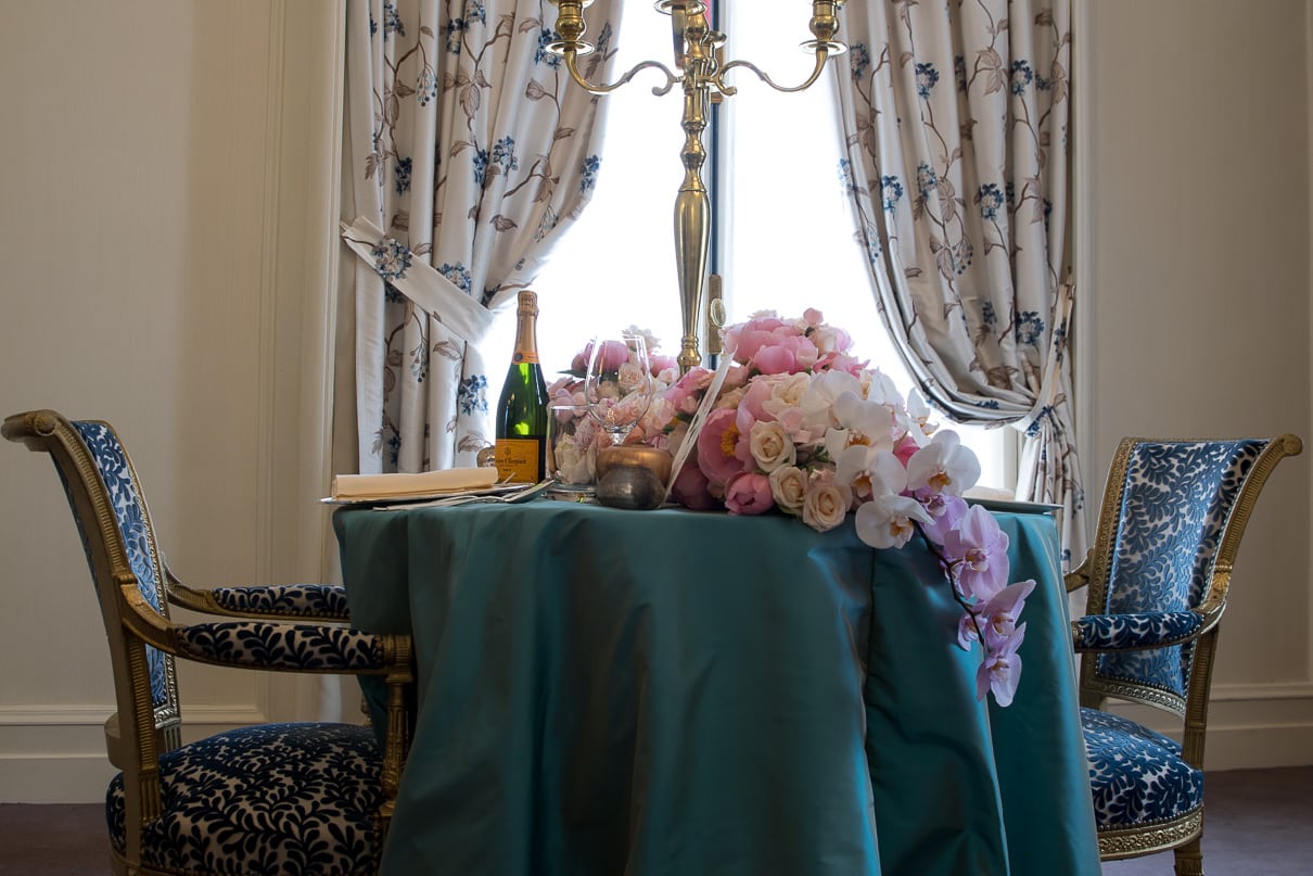 Shangri-La Luxury Paris proposal on an exclusive rooftop