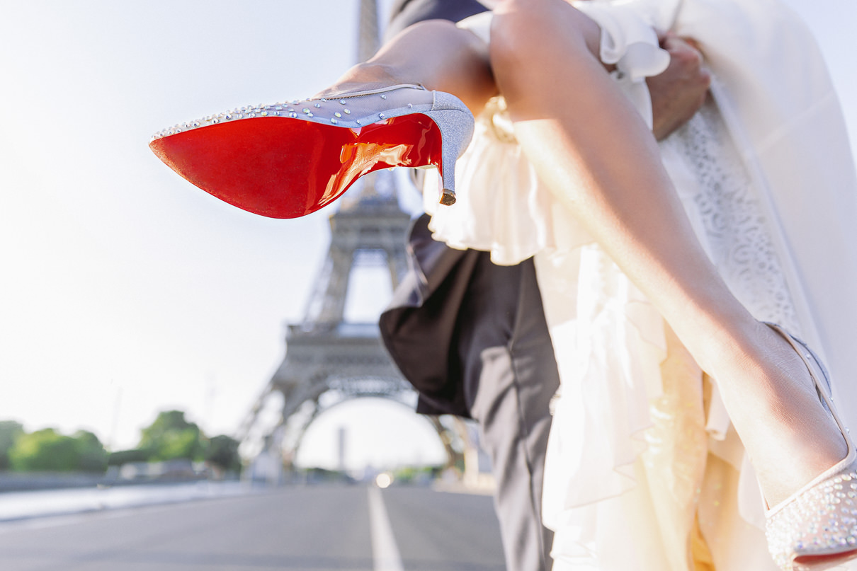 Paris Wedding Photographer paris wedding photos at the Eiffel To