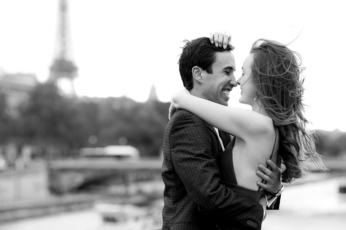 Paris Photographer Engagement Photoshoot at Montmartre